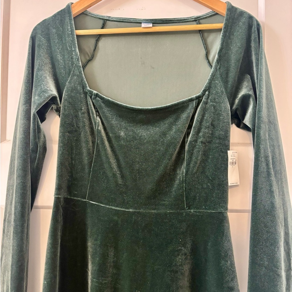 NWT Holiday Party Green Velvet Dress - Picture 3 of 4